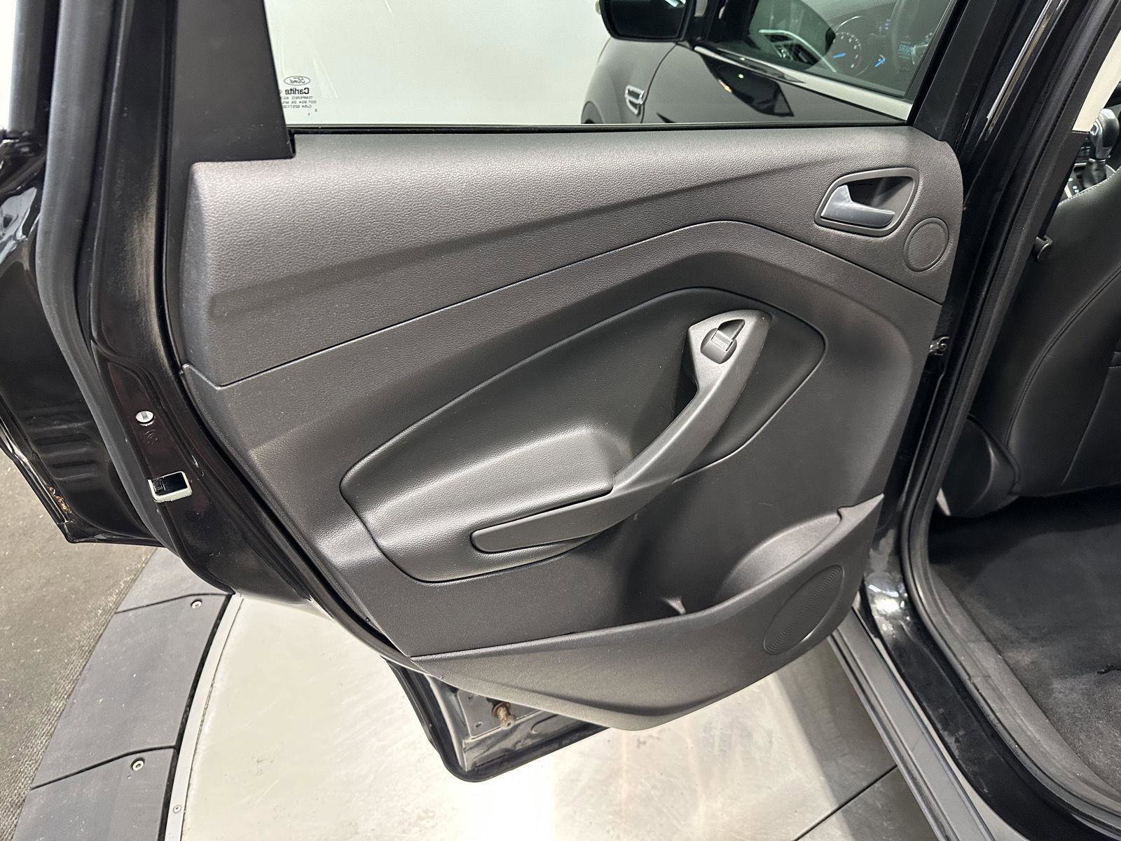 Used 2013 Ford Escape Titanium w/ Parking Technology Pkg image 23