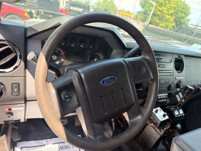 Used 2014 Ford F550 4x4 Regular Cab Super Duty image 13