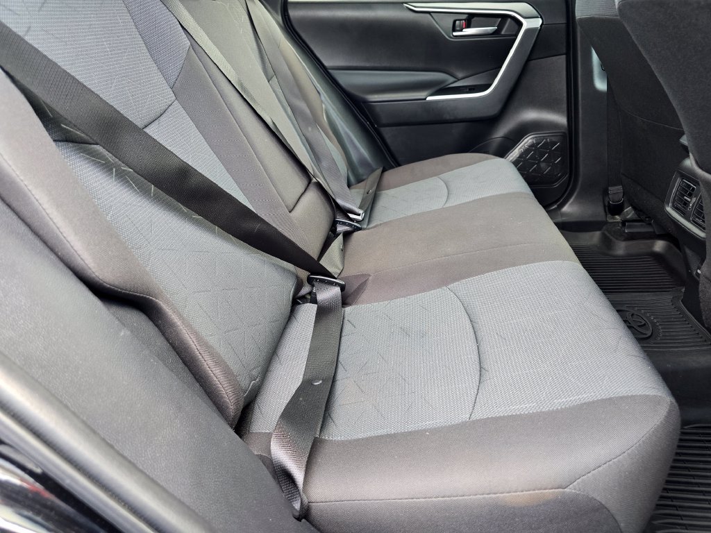 Used 2025 Toyota RAV4 XLE AWD/4WD image 14