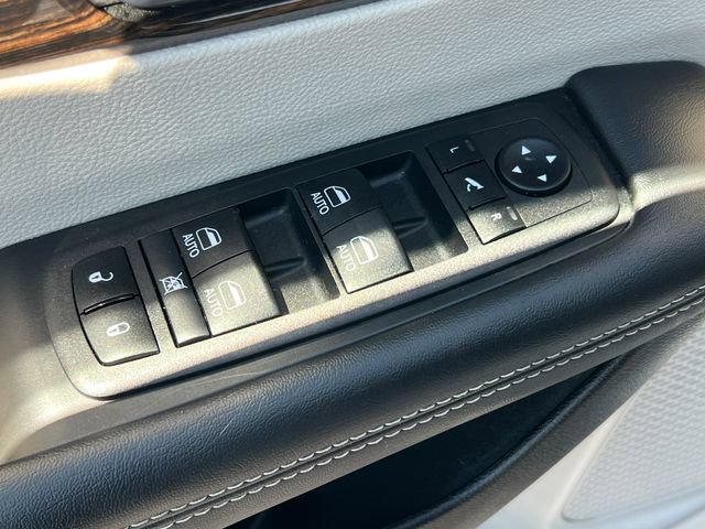 Used 2024 Chrysler Pacifica Limited w/ Uconnect Theater Family Group AWD/4WD image 19
