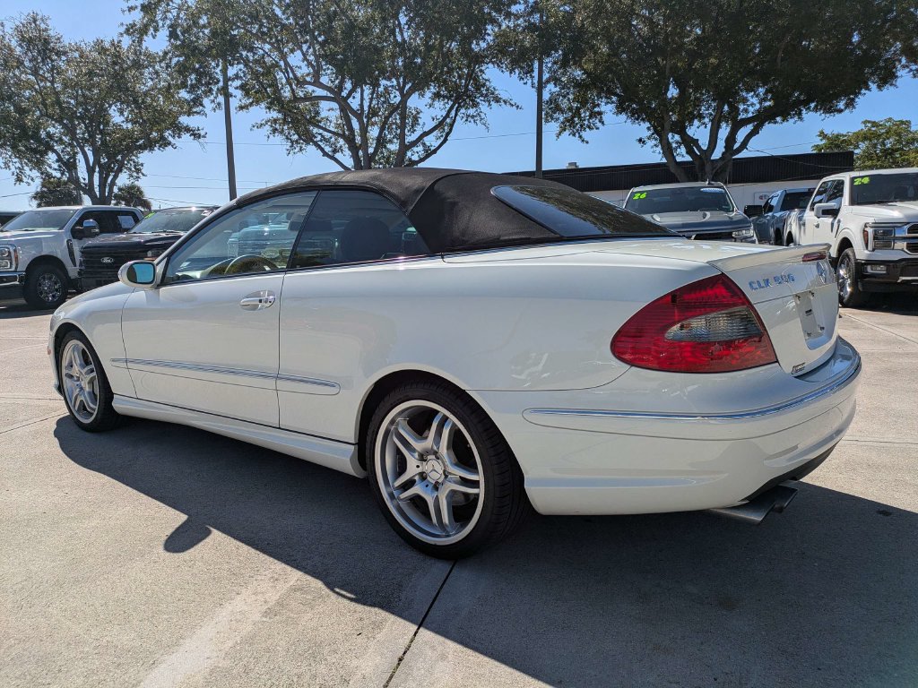 Used 2009 Mercedes-Benz CLK 550 Cabriolet w/ Premium II Pkg image 6