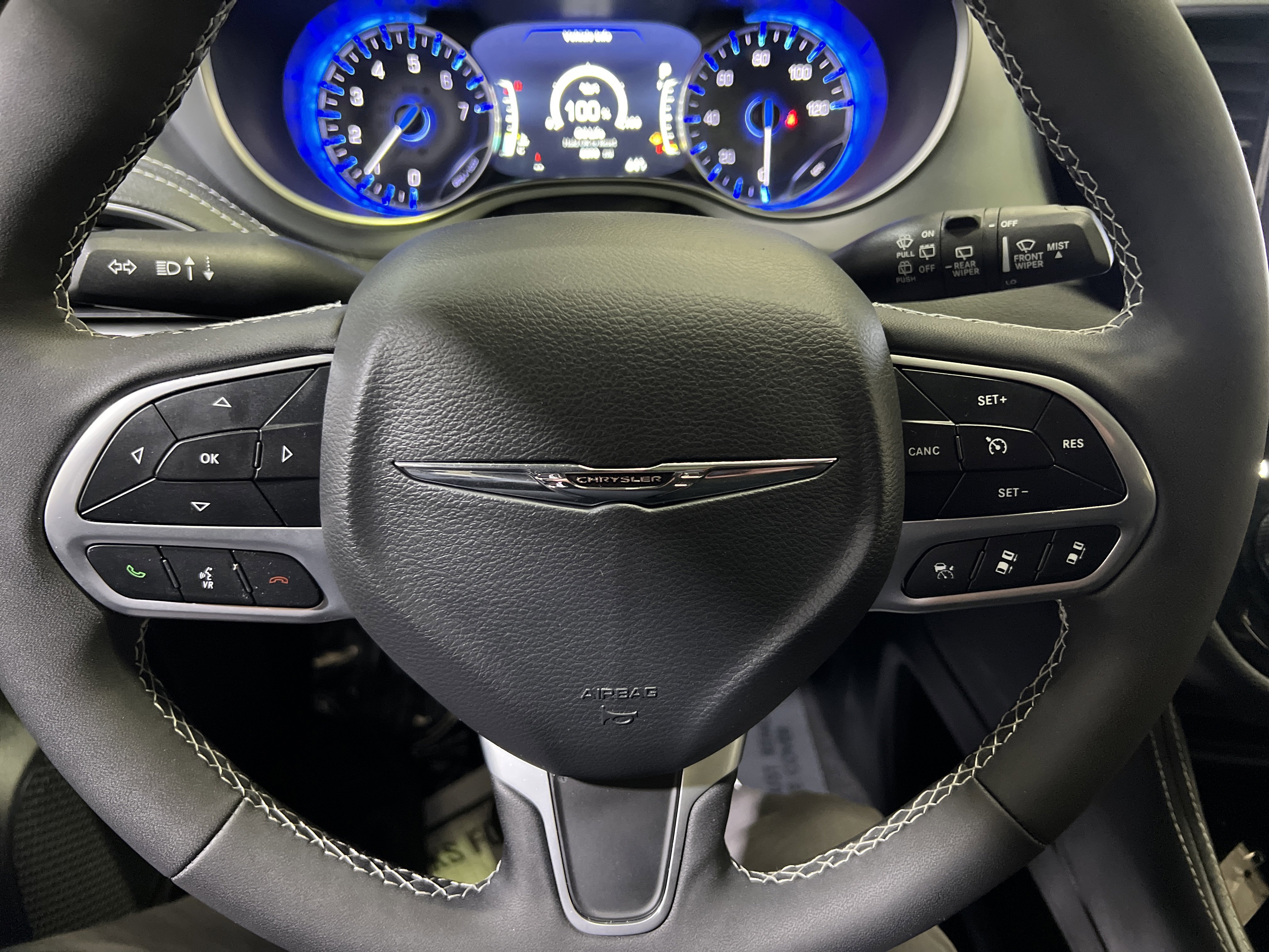 Used 2026 Chrysler Pacifica Limited FWD image 23
