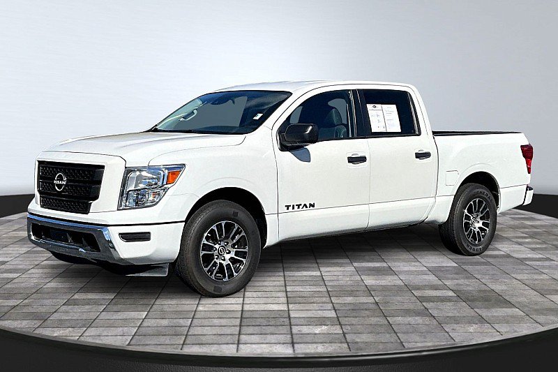 Used 2023 Nissan Titan SV RWD image 1
