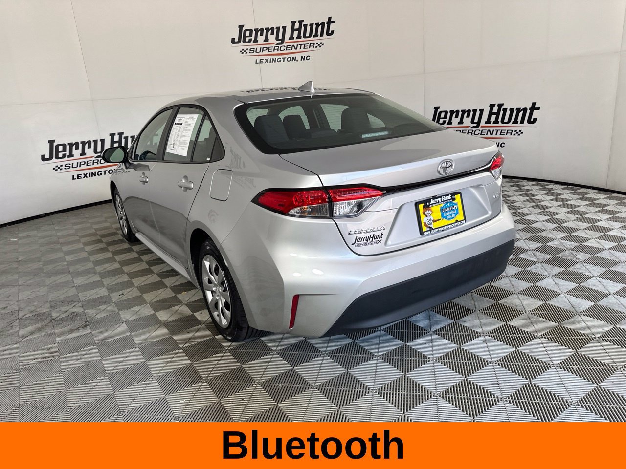 Used 2025 Toyota Corolla LE w/ Convenience Package FWD image 9