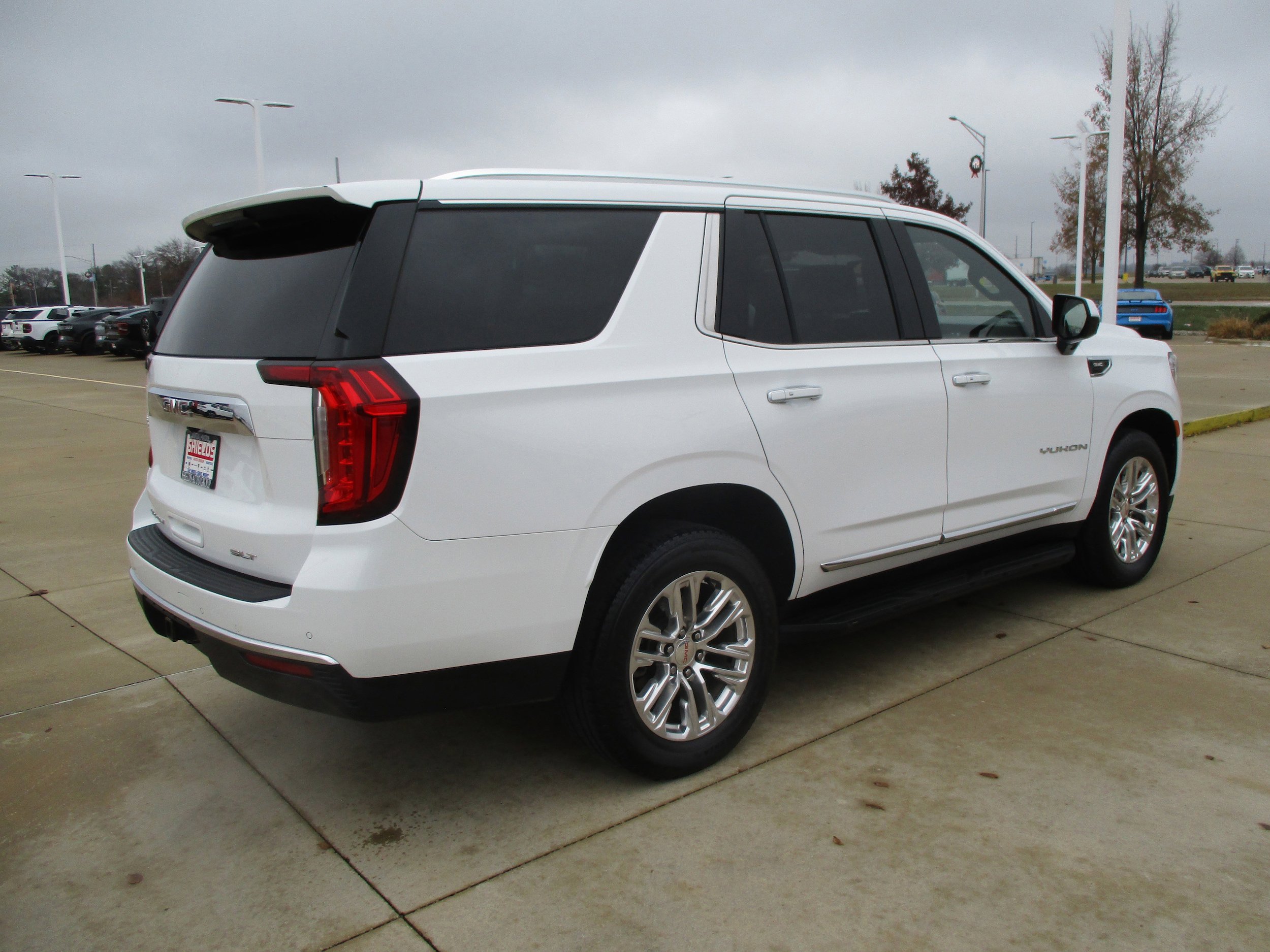 Used 2021 GMC Yukon SLT image 6