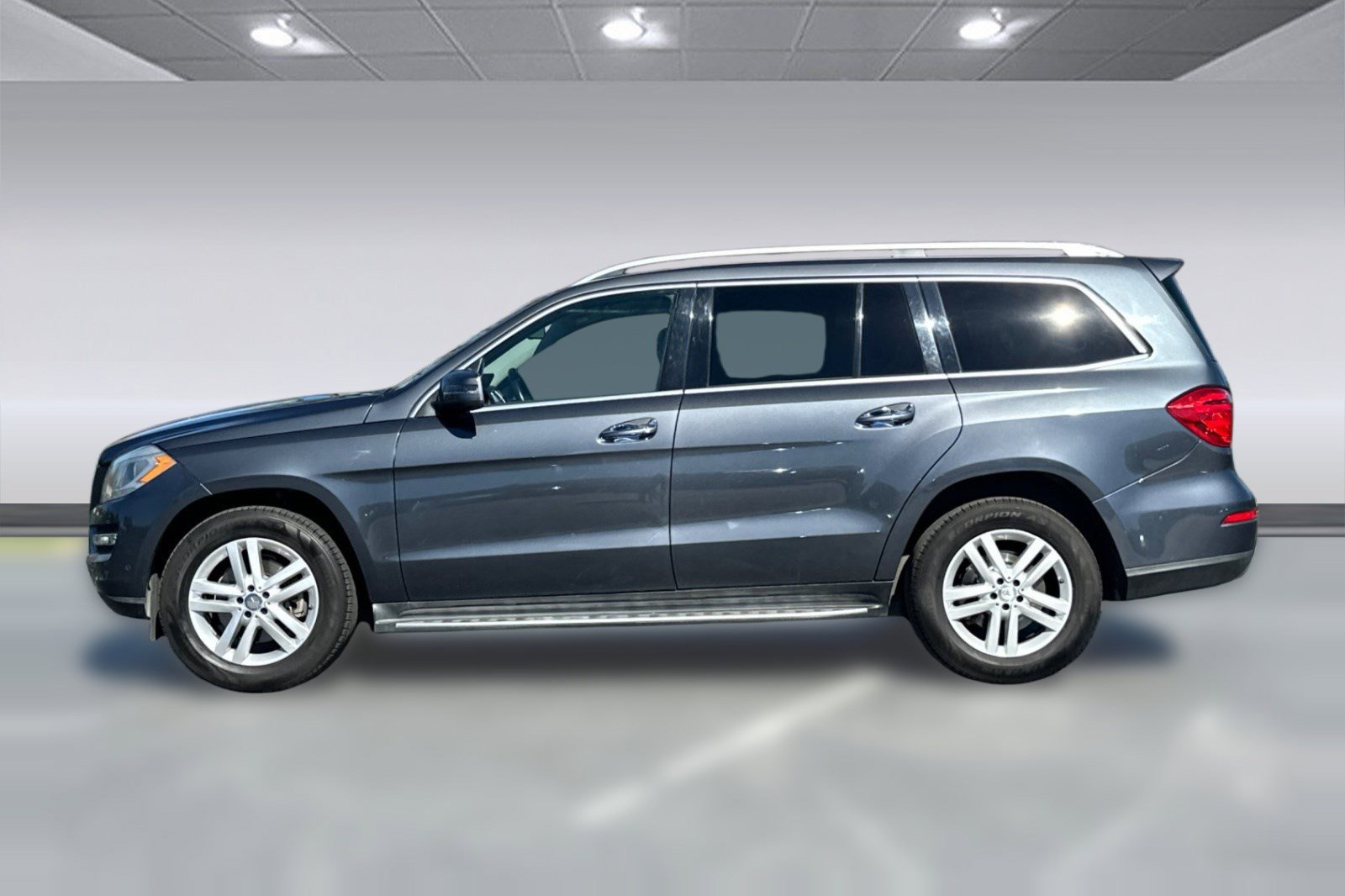 Used 2016 Mercedes-Benz GL 450 4MATIC image 2