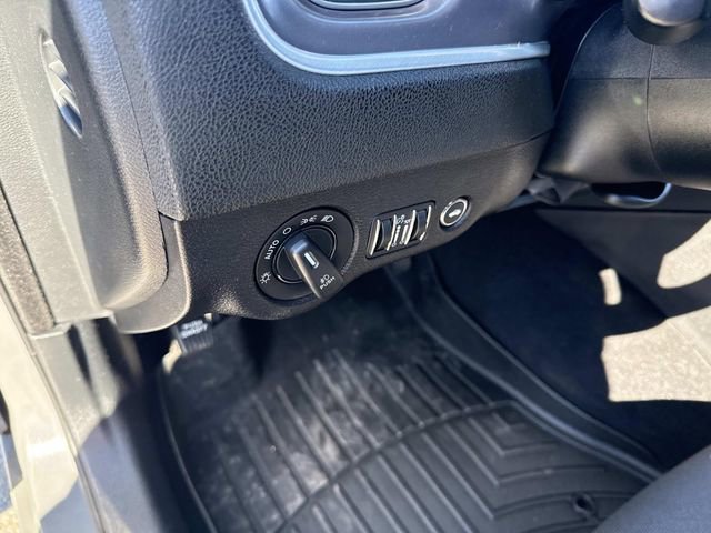 Used 2019 Dodge Charger SXT image 21