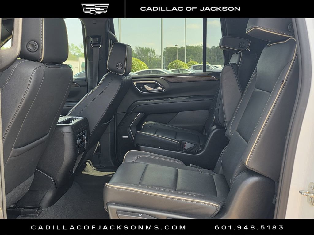 Used 2023 Chevrolet Suburban Premier image 25
