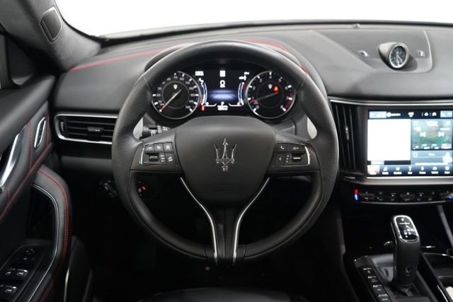 Used 2024 Maserati Levante GT Ultima image 11