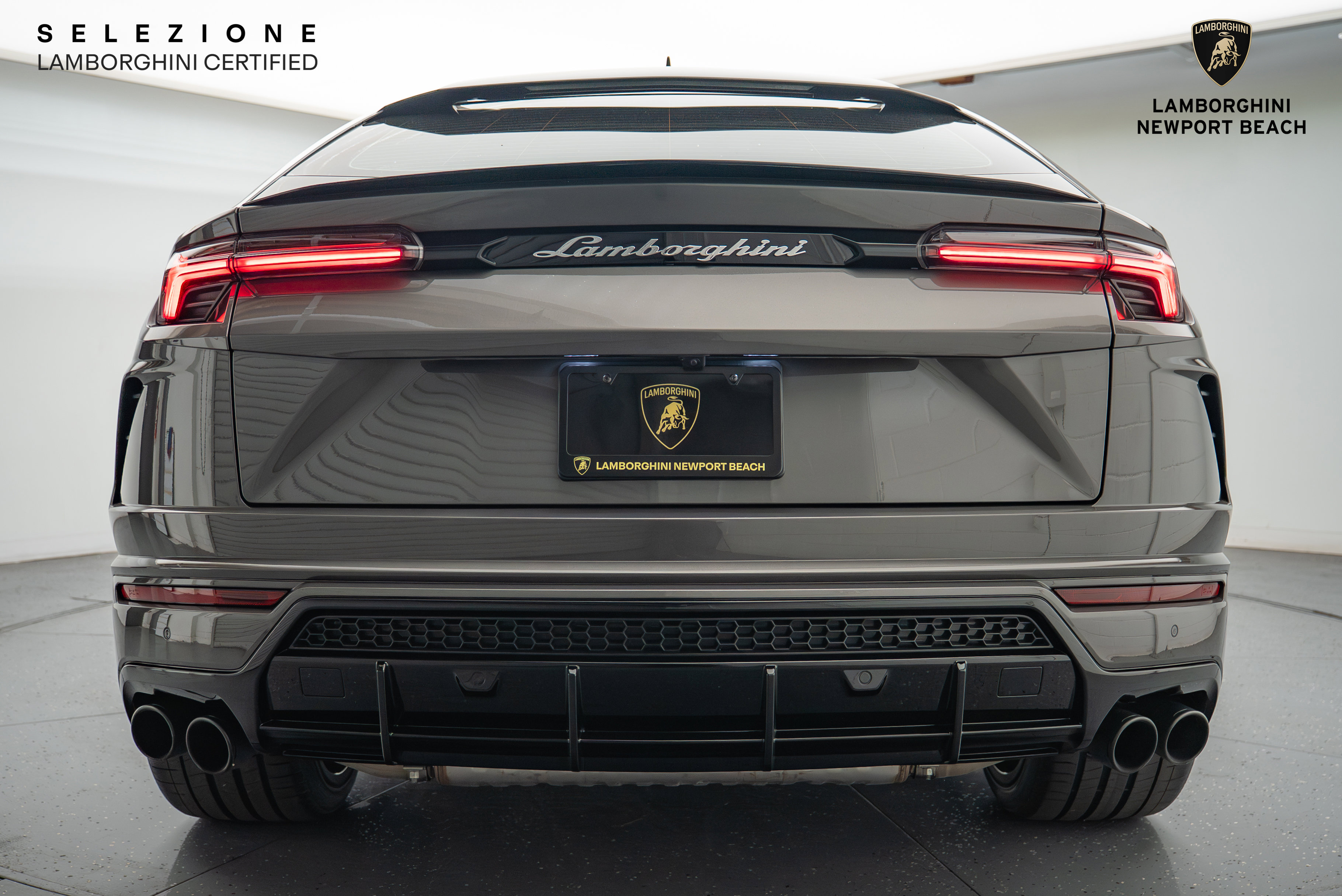 Used 2022 Lamborghini Urus AWD/4WD image 17