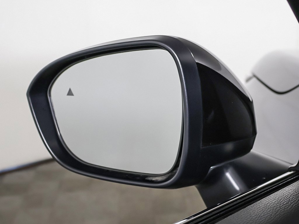 New 2025 Mitsubishi Outlander SE image 38