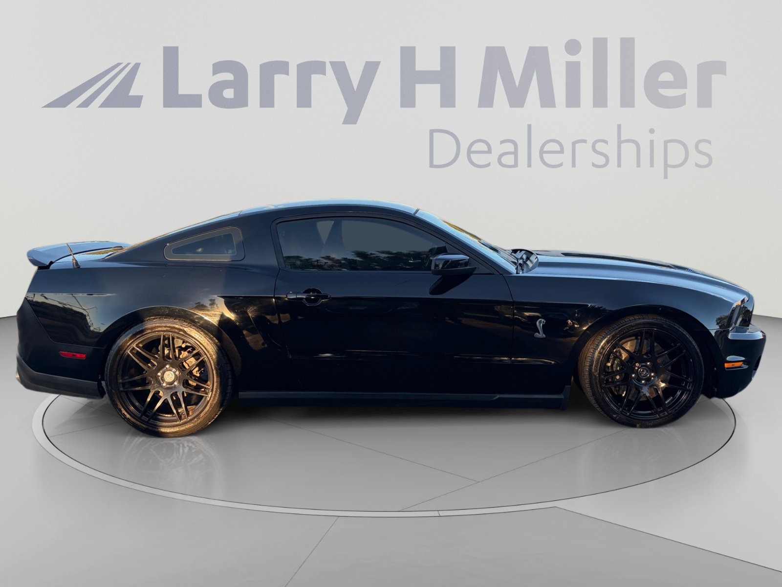 Used 2012 Ford Mustang Shelby GT500 w/ SVT Performance Pkg RWD image 6