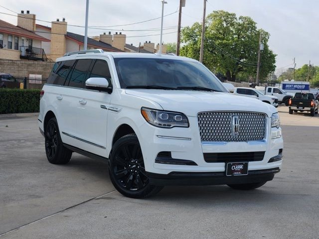 Used 2024 Lincoln Navigator Reserve image 2