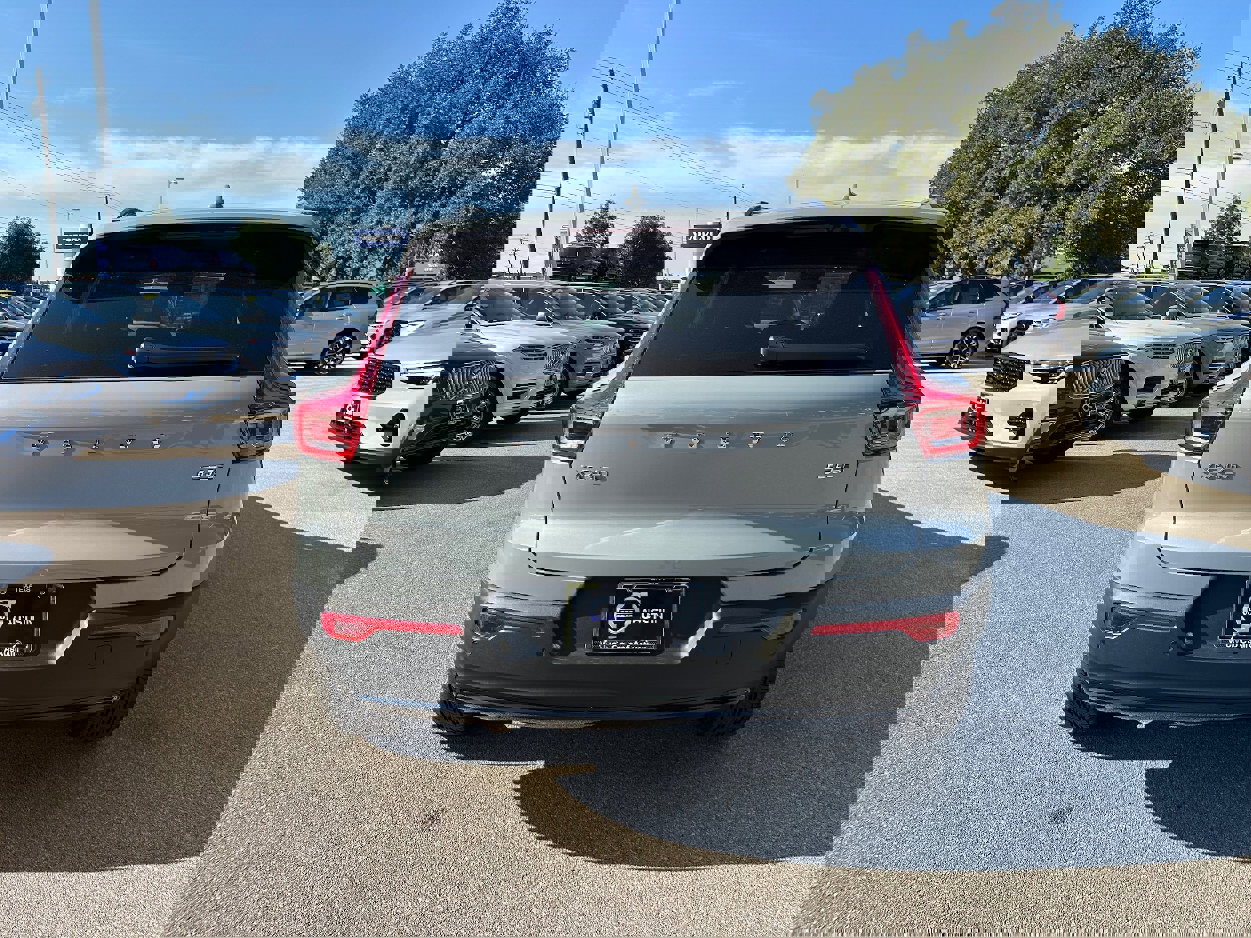 New 2026 Volvo XC40 B5 Plus w/ Protection Package Premier image 5