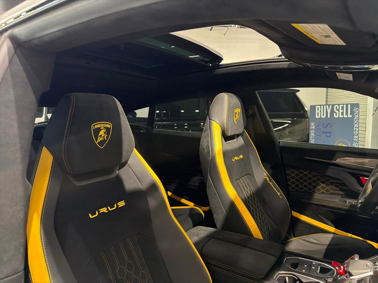 Used 2024 Lamborghini Urus Performante AWD/4WD image 39