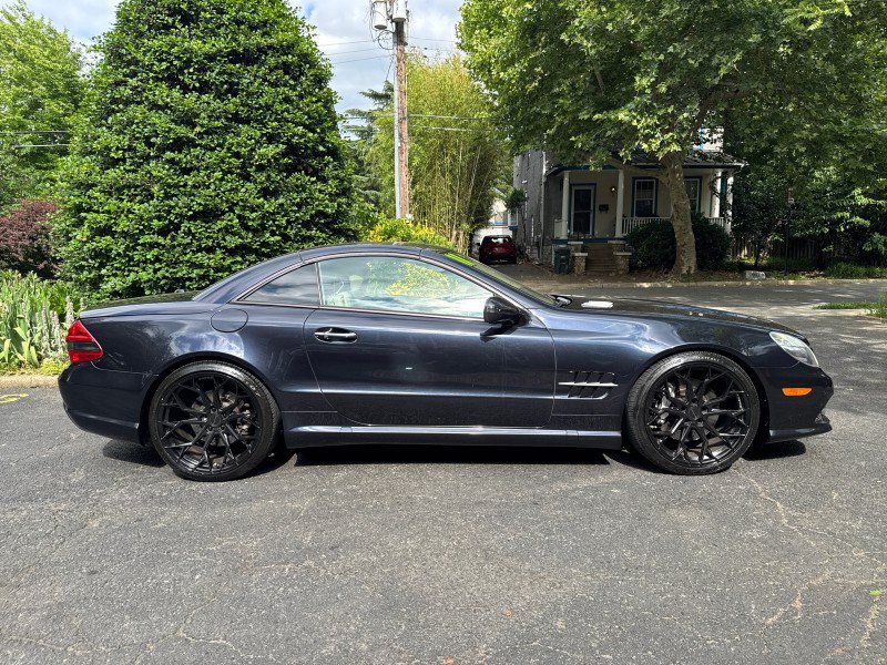 Used 2011 Mercedes-Benz SL 550 image 8