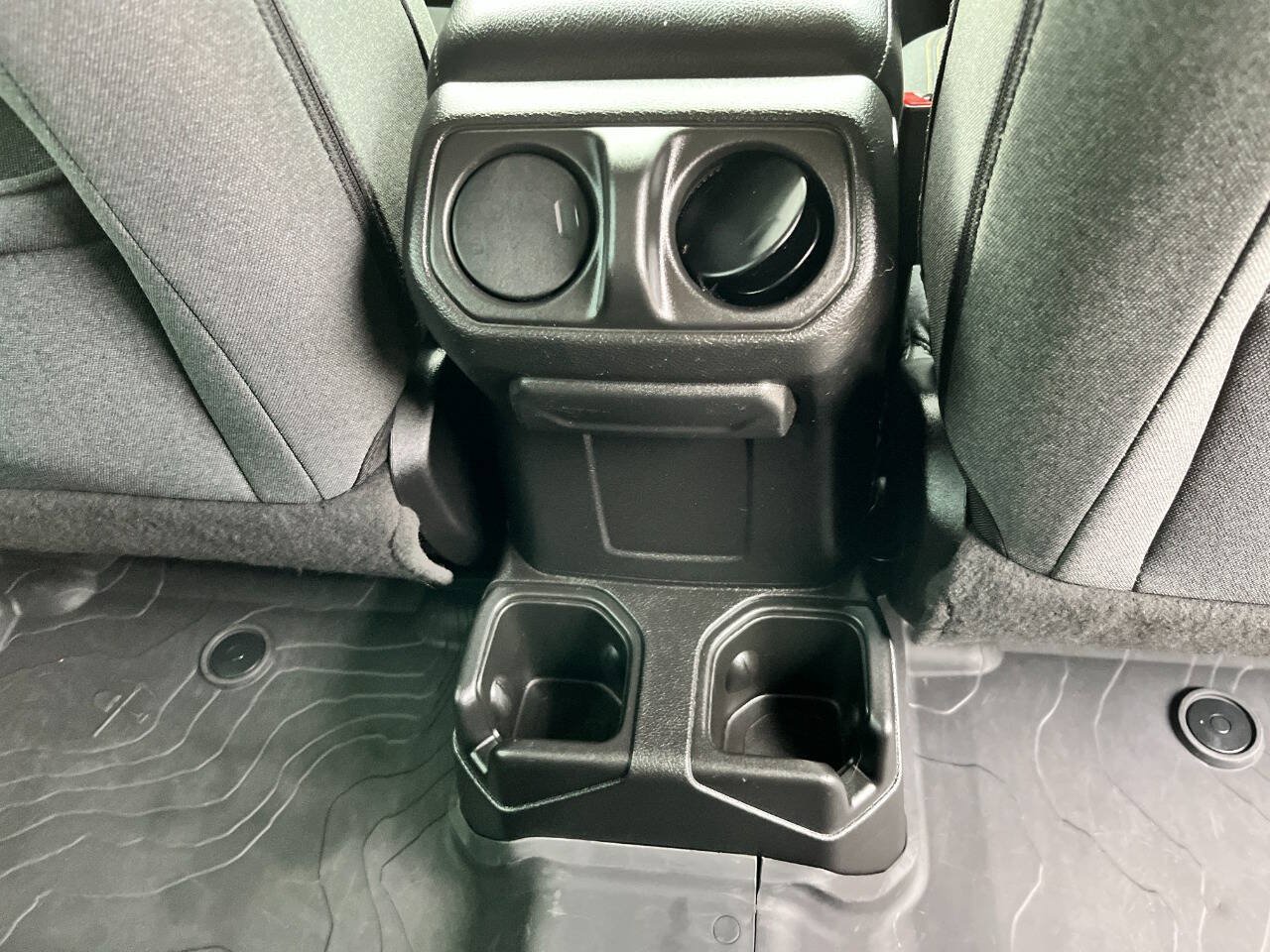 Used 2024 Jeep Wrangler Unlimited Sport AWD/4WD image 16