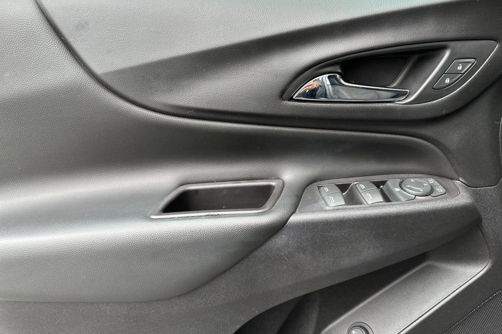 Used 2019 Chevrolet Equinox LT FWD image 11