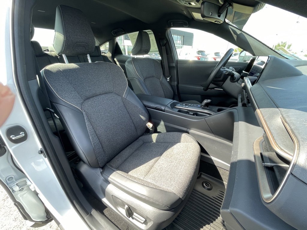 Used 2023 Toyota Crown XLE image 28