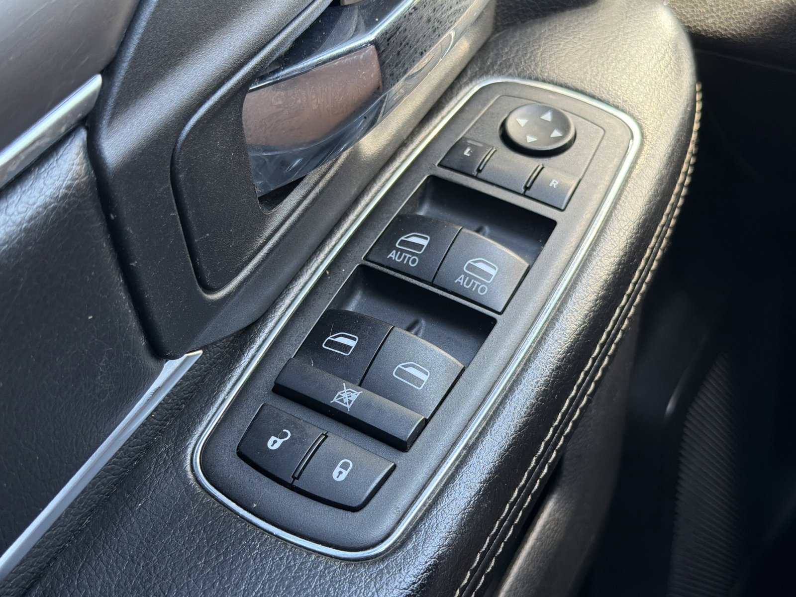 Used 2022 RAM 1500 Classic Warlock w/ Electronics Group AWD/4WD image 18