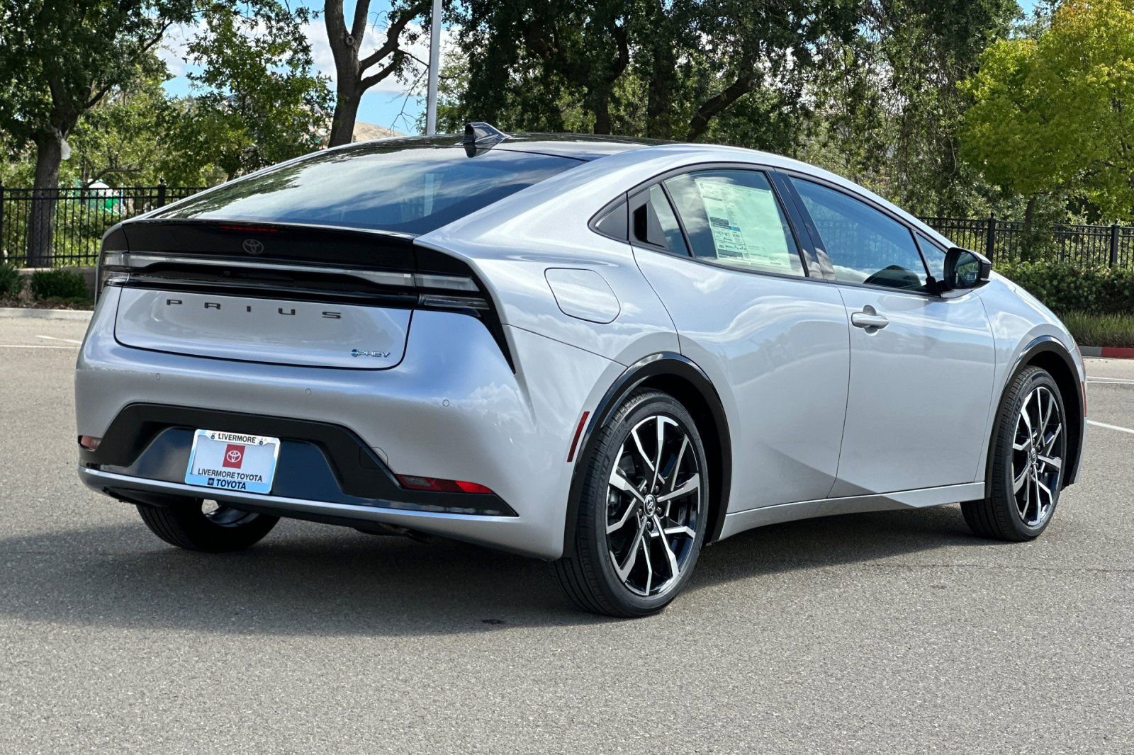 New 2026 Toyota Prius Plug-In Hybrid FWD image 4