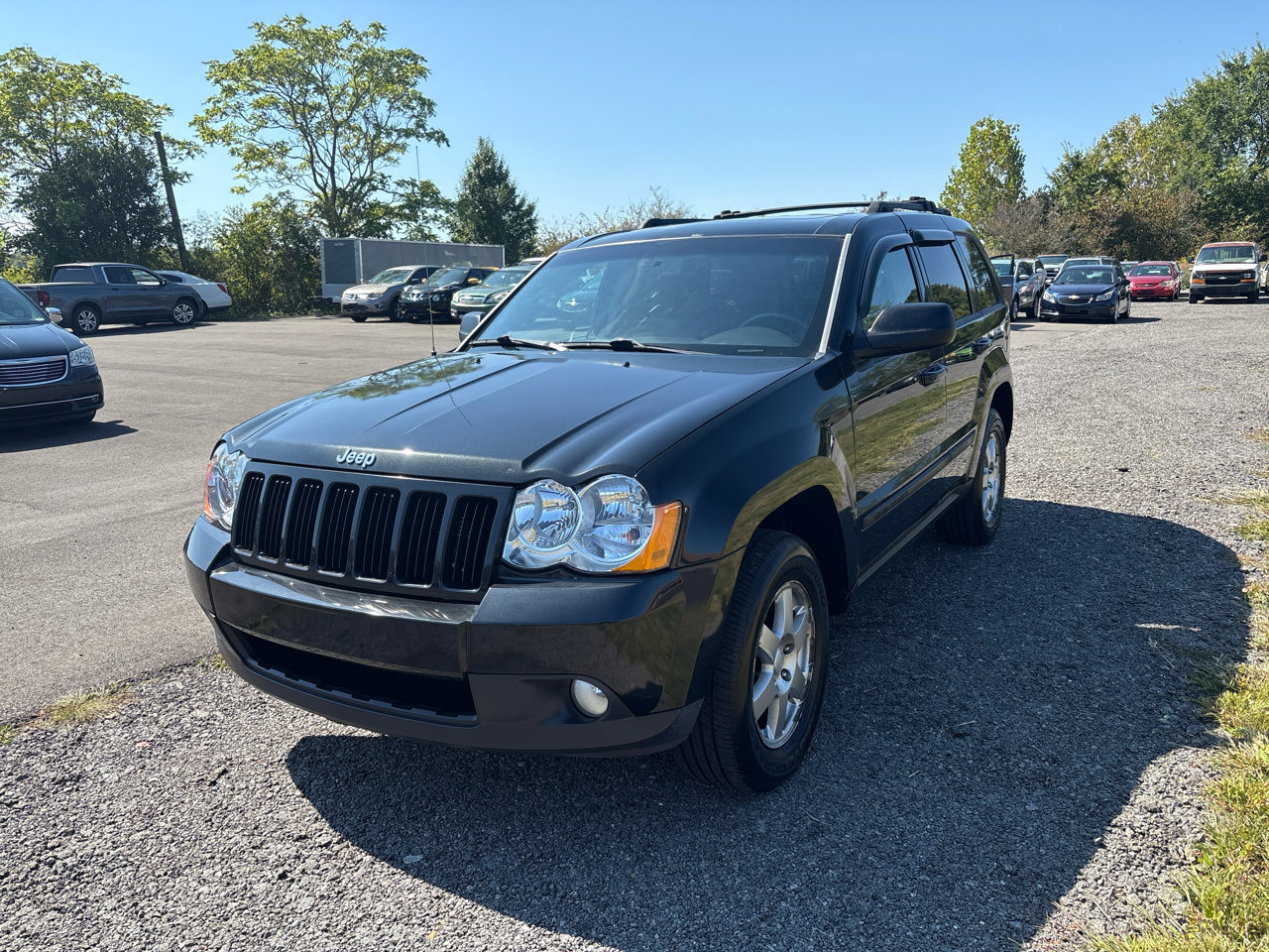 Used 2009 Jeep Grand Cherokee Laredo image 2