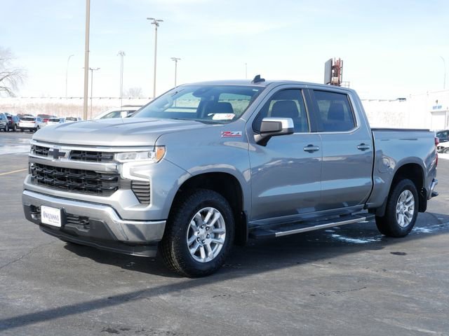 Used 2024 Chevrolet Silverado 1500 LT image 2