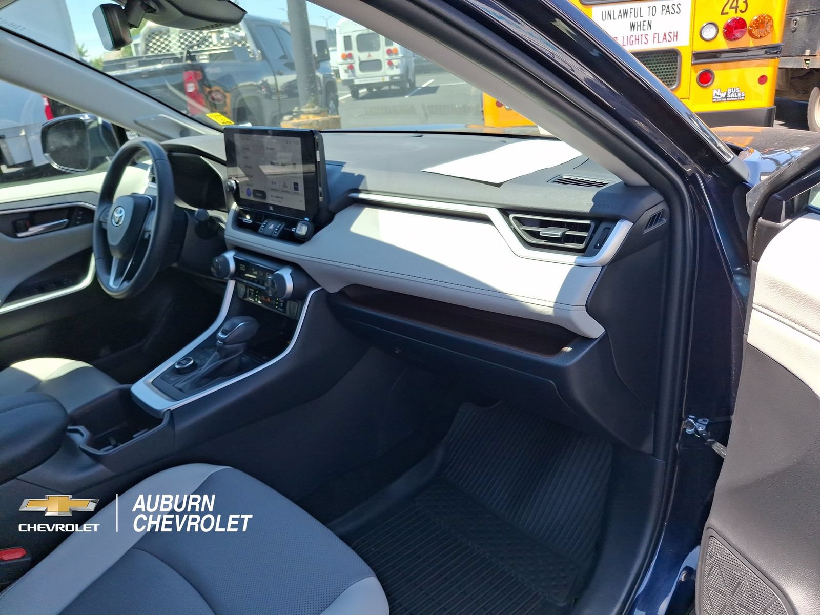 Used 2025 Toyota RAV4 Limited w/ Advanced Technology Package AWD/4WD image 20