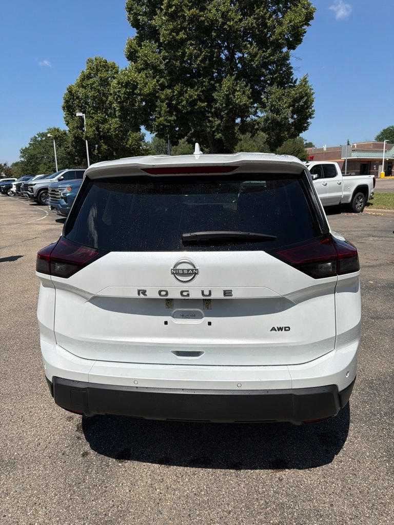 Used 2025 Nissan Rogue SV AWD/4WD image 9