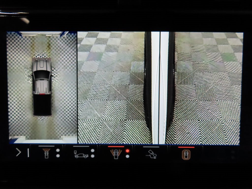 Used 2026 GMC Sierra 2500 AT4 image 19