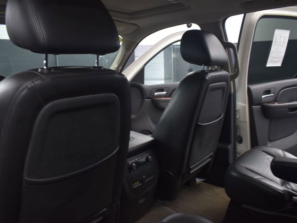 Used 2010 Chevrolet Suburban LTZ image 26
