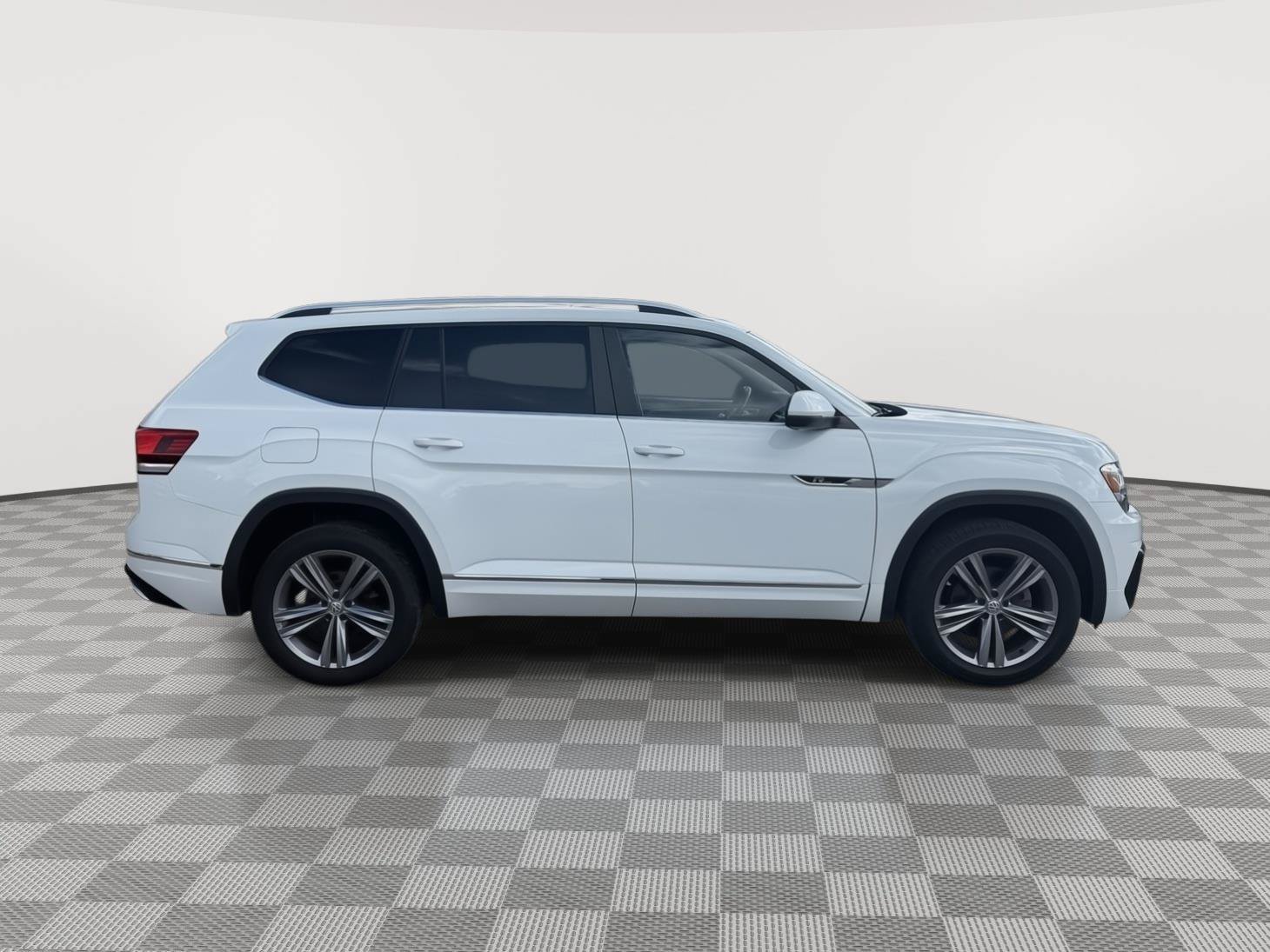 Used 2018 Volkswagen Atlas SEL w/ R-Line Package AWD/4WD image 6