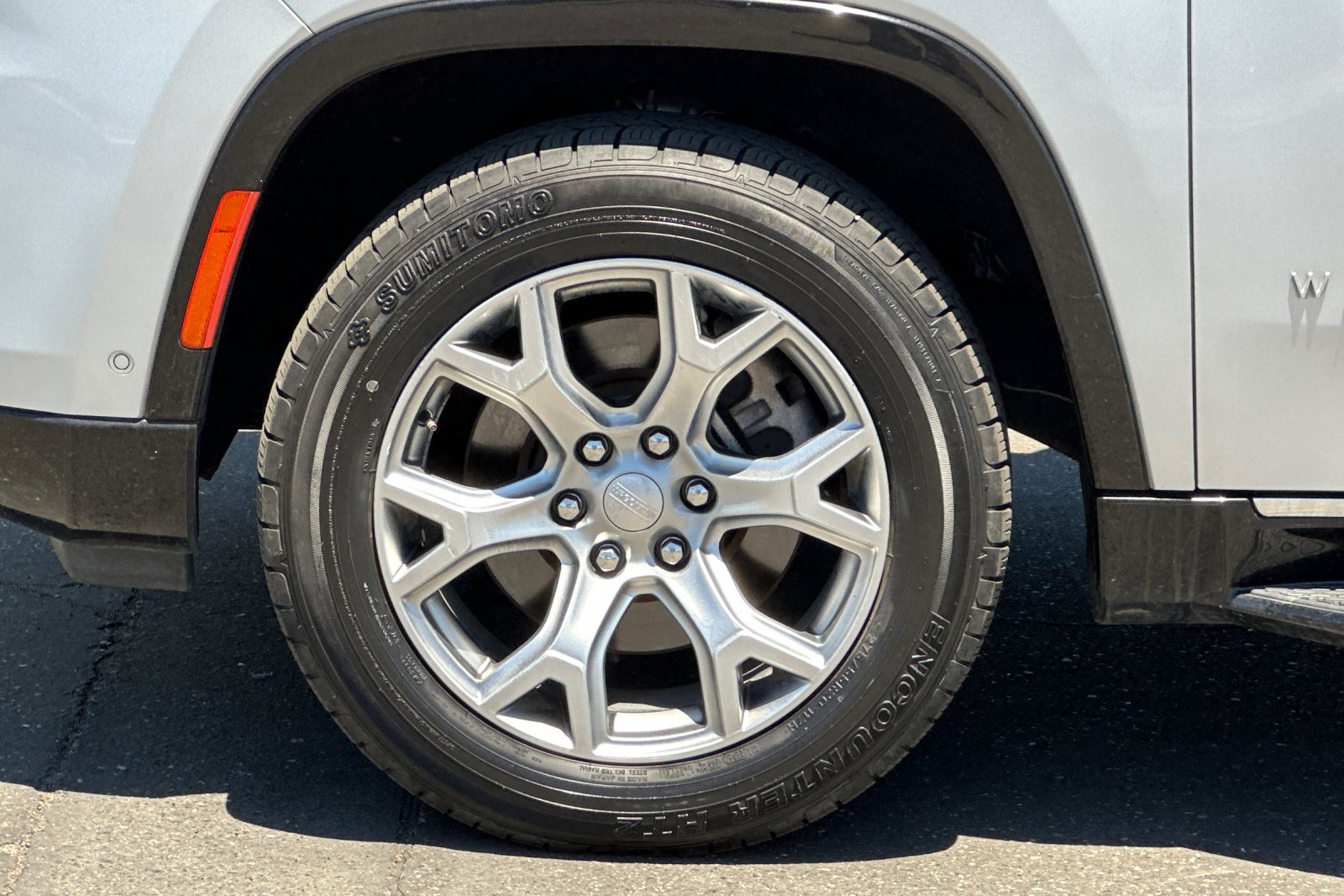 Certified 2022 Jeep Wagoneer Series II AWD/4WD image 27