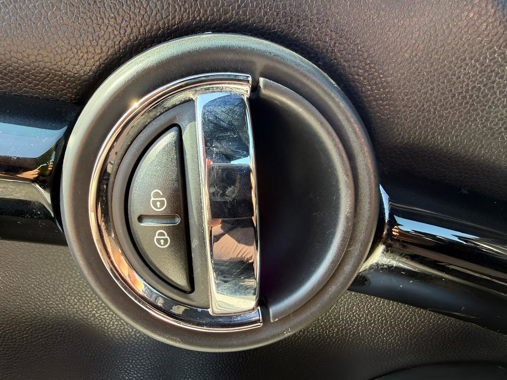 Used 2019 MINI Cooper S w/ Signature Upholstery Package image 13