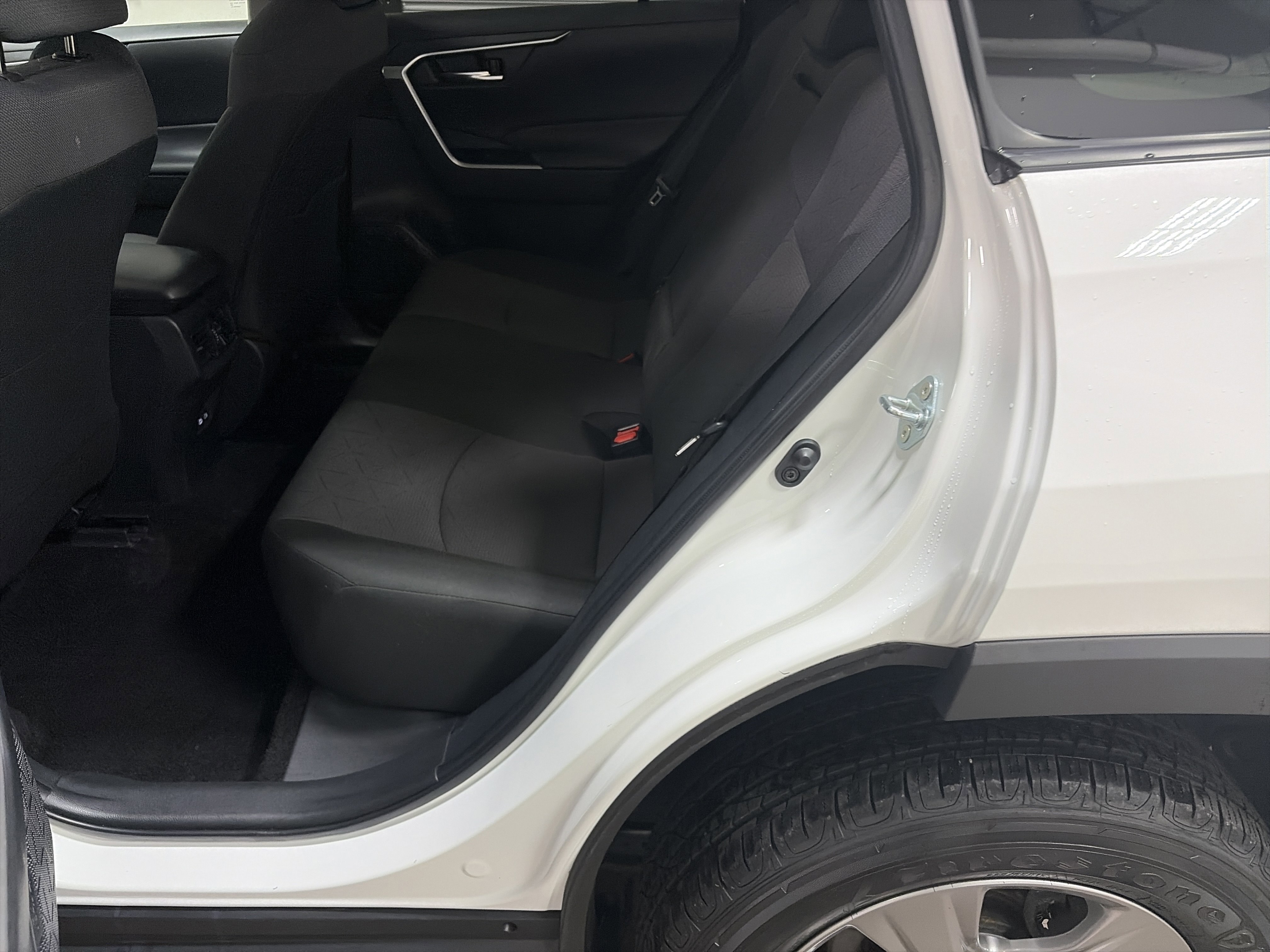 Used 2024 Toyota RAV4 XLE AWD/4WD image 25