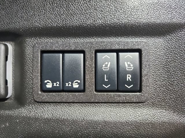 Used 2025 GMC Yukon Denali RWD image 48