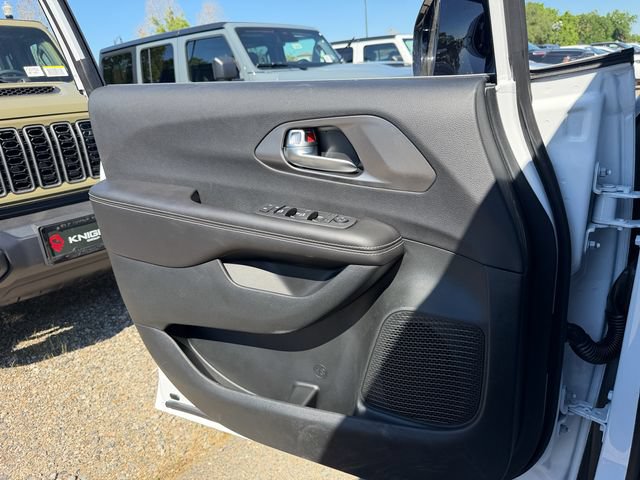 New 2026 Chrysler Voyager LX FWD image 13