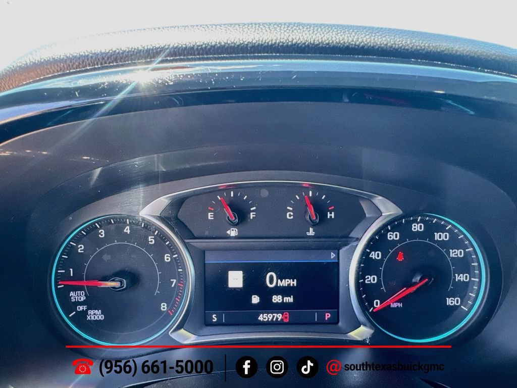Used 2023 Chevrolet Traverse RS FWD image 16