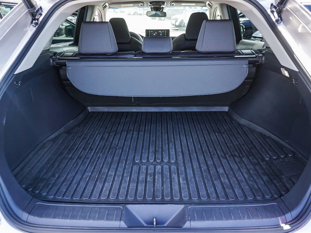 Used 2022 Toyota Venza LE AWD/4WD image 25