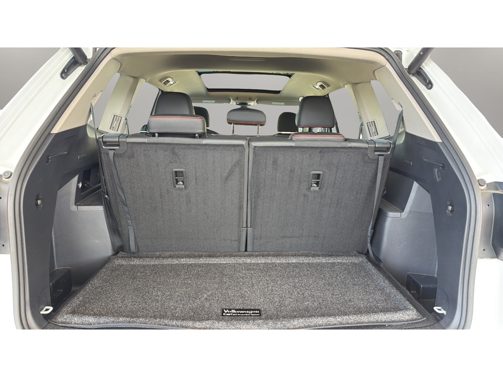 Used 2025 Volkswagen Atlas Peak Edition SE AWD/4WD image 12