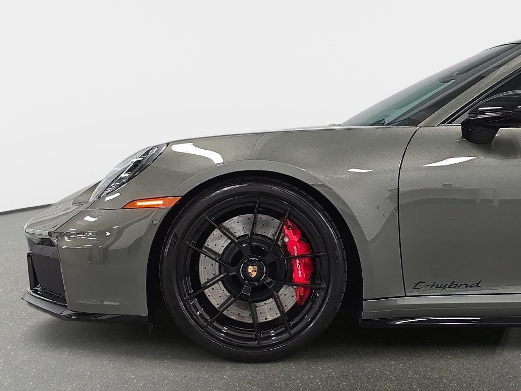 Certified 2026 Porsche 911 Carrera GTS RWD image 9