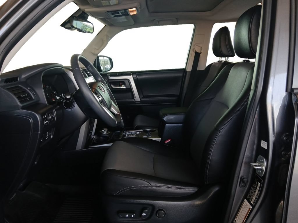Used 2022 Toyota 4Runner SR5 Premium w/ Moonroof Package AWD/4WD image 13