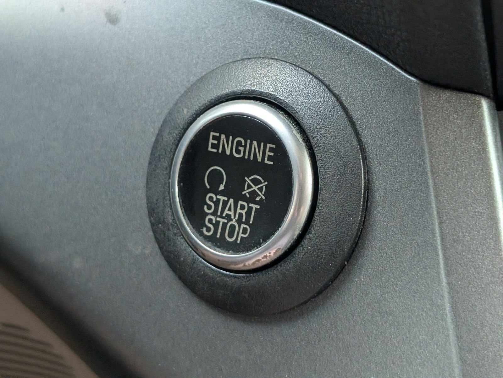 Used 2019 Ford Escape SE FWD image 25
