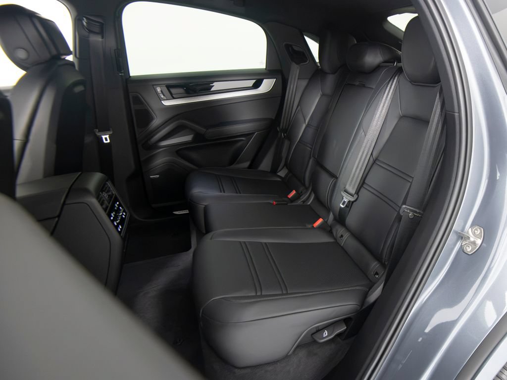 New 2026 Porsche Cayenne Coupe AWD/4WD image 38