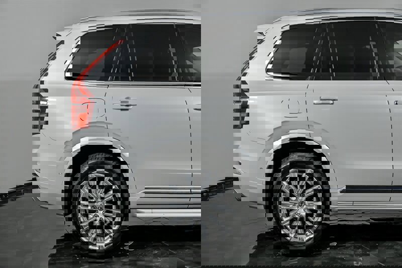 Used 2016 Volvo XC90 T8 Inscription image 11