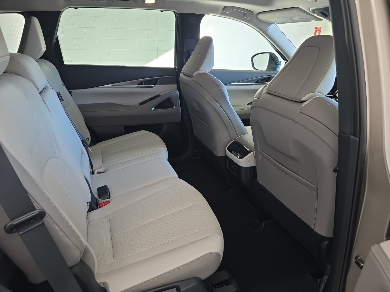 Certified 2026 INFINITI QX60 Luxe w/ Cargo Package AWD/4WD image 11