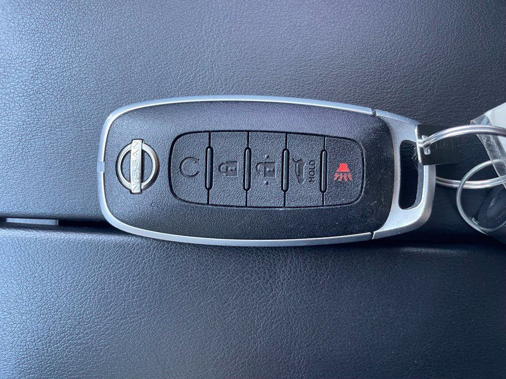 Certified 2024 Nissan Rogue Platinum FWD image 31