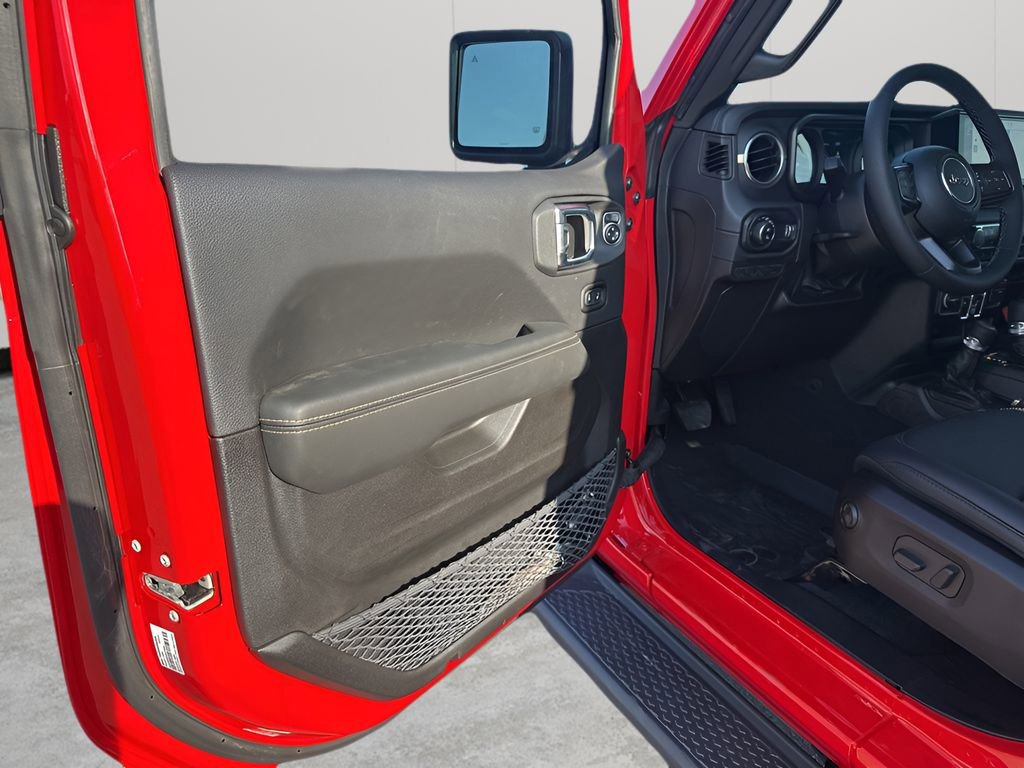 New 2025 Jeep Gladiator High Tide image 25