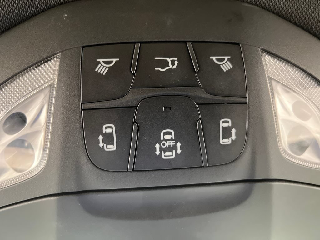 Used 2025 Chrysler Pacifica Select FWD image 73