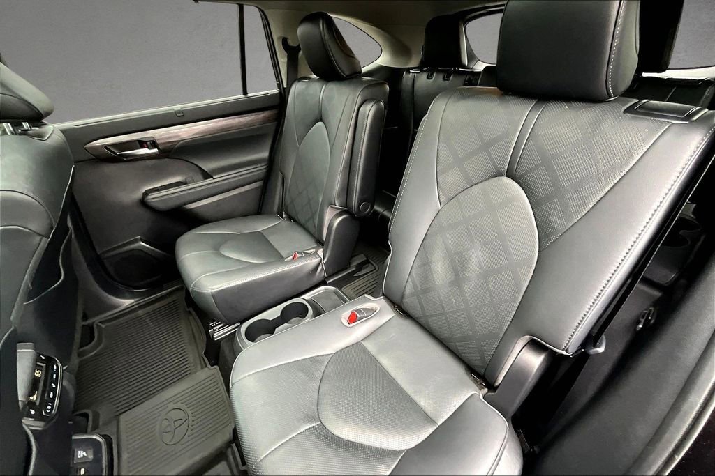 Used 2021 Toyota Highlander Platinum AWD/4WD image 20
